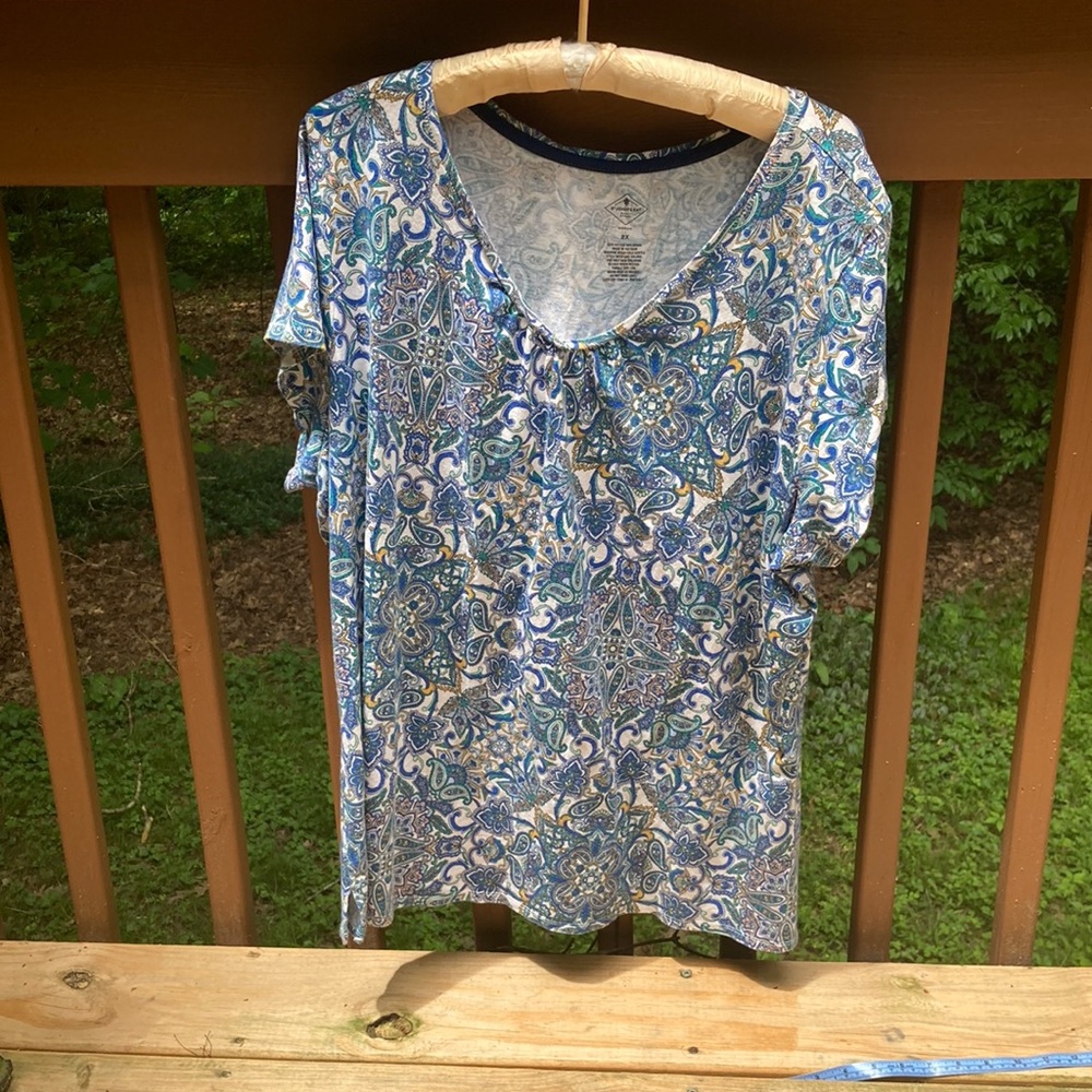 St. John’s Bay blue paisley T-shirt